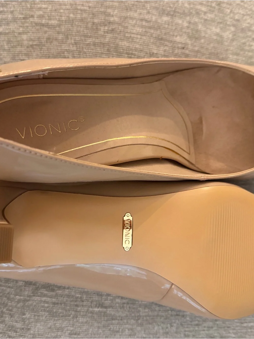 Vionic Women's Beige Patent Pointed-Toe Heels 10 wide